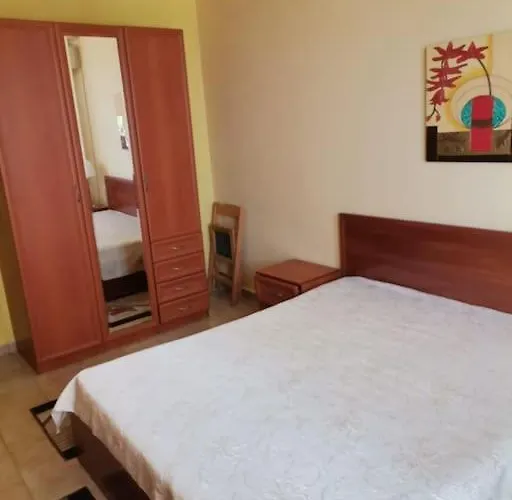 яна Nyaraló Szveti Vlasz