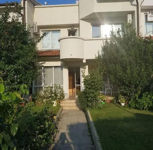 яна Ваканционна къща *